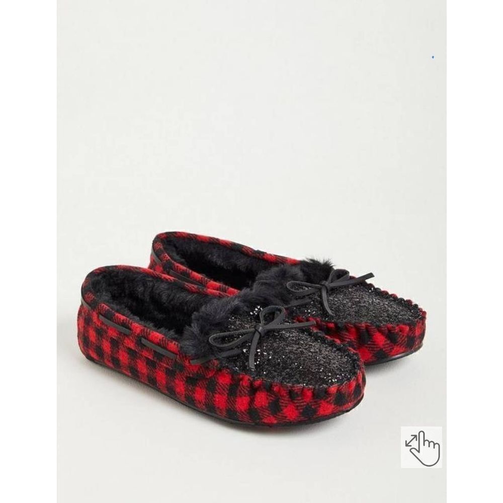 FAUX FUR SLIPPER (WW) Torrid Red and black Size 7ww